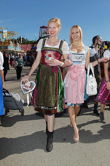 Andrea Sokol, Isabel Edvardsson