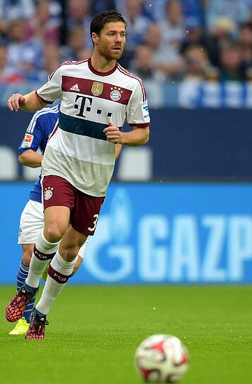 Xabi Alonso: Dirigierte, forderte die Bälle, verteilte sie. Trat auf, als wäre er schon seit Jahren bei Bayern Chef auf dem Platz. Der Kopf immer oben, starkes Zweikampfverhalten. Jetzt weiß man, was Sammer meinte mit &bdquo;Er ist einer, der uns sofort weiterhilft.&ldquo; Machte in der 68. Minute Platz - Note 2