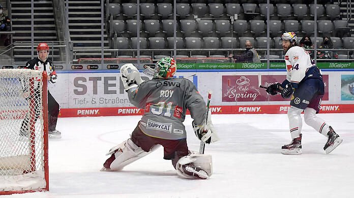 Zach Redmond beim Treffer zum 2:1.