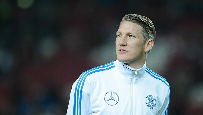 Bastian Schweinsteiger vor dem Spiel. Bastian Schweinsteiger vor dem Spiel.