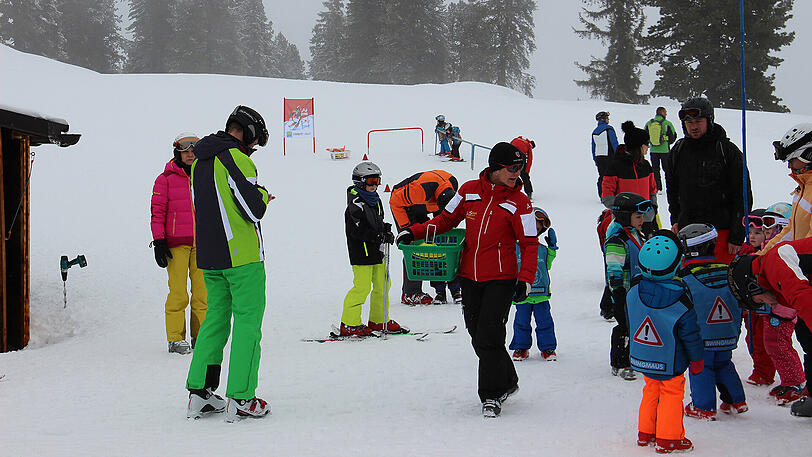 Skischulen, Übungshänge auch für die ganz Kleinen, ...