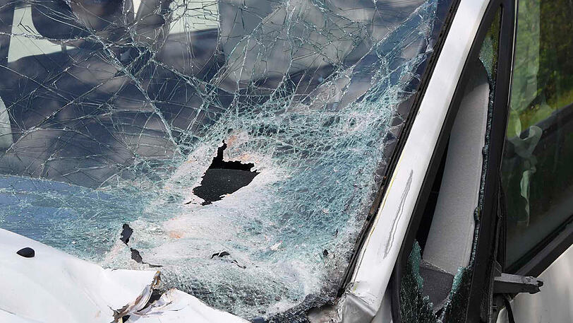 Der Ford-Fahrer überstand den Stunt nur leicht verletzt.