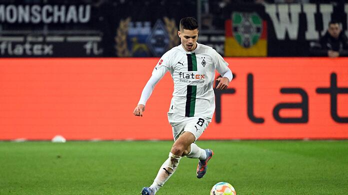 Mittelfeldstratege Julian Weigl steht bei Borussia Mönchengladbach vor seinem Kader-Comeback.