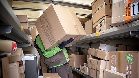 Regeln gegen Schwarzarbeit in der Paketbranche im Bundesrat beschlossen. (Archivfoto)