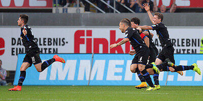 Moritz Stoppelkamp trifft mit einem Rekordtor zum 2:0 Endstand.