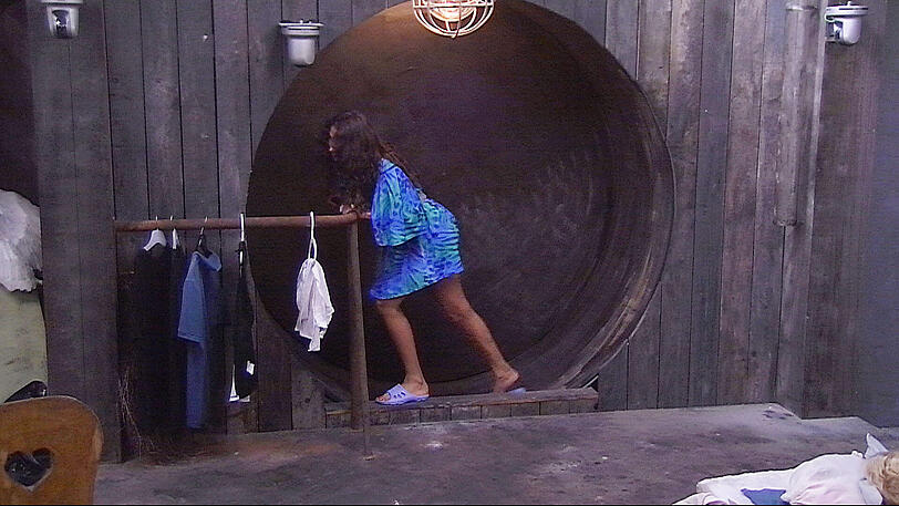Jetzt duscht auch Schill nackt. Die Bilder von Tag 5 bei Promi Big Brother.