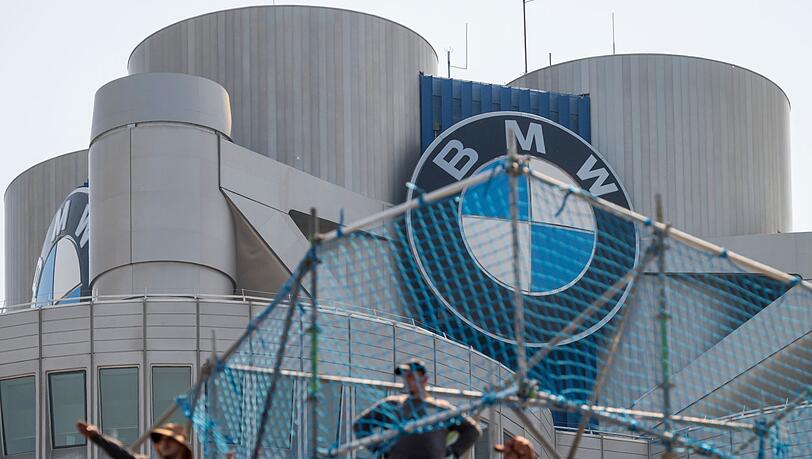 Keine drei Wochen, nachdem Zehntausende BMW-Mitarbeiter in Deutschland ihre Abfindungsangebote bekommen haben, schließt der Autohersteller das Programm. (Archivbild) Keine drei Wochen, nachdem Zehntausende BMW-Mitarbeiter in Deutschland ihre Abfindungsangebote bekommen haben, schließt der Autohersteller das Programm. (Archivbild)