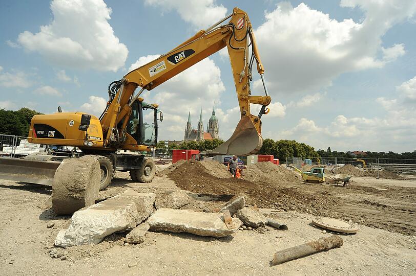 Die Wiesn dürfte nicht nur das größte Volksfest, sondern auch die
dauerhafteste Baustelle der Welt sein...