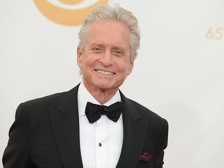 Michael Douglas freut sich auf die WM-Spiele und wünscht Spanien den Sieg