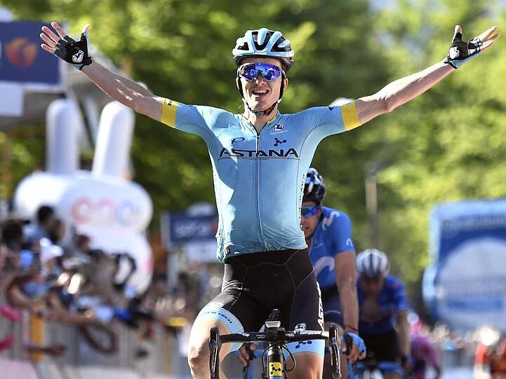 Pello Bilbao feiert seinen zweiten Etappensieg beim 102. Giro d'Italia.