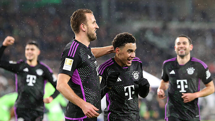 Der FC Bayern gewinnt gegen den VfL Wolfsburg mit 2:1.
