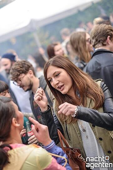Unter dem Motto IHR WOLLT ES NICHT ANDERS - feierte der Rave Autonimca sein letztes große Open-Air des Jahres, in der Storchenburg, am Ostbahnhof. Mehr Bilder unter: www.nachtagenten.de
