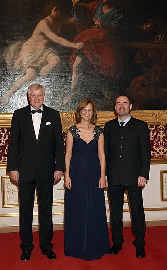 Seehofer, seine Frau Karin und der Bundesvorsitzende des Bundesverbandes Freie Wähler, Hubert Aiwanger.