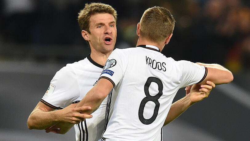 Ex-Teamkollegen beim FC Bayern, aktuell Teamkollegen in der deutschen Nationalelf: Thomas Müller (links) und Toni Kroos.