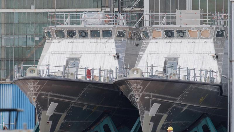 Patrouillenboote für Saudi-Arabien auf dem Gelände der Peene-Werft in Wolgast. Patrouillenboote für Saudi-Arabien auf dem Gelände der Peene-Werft in Wolgast.