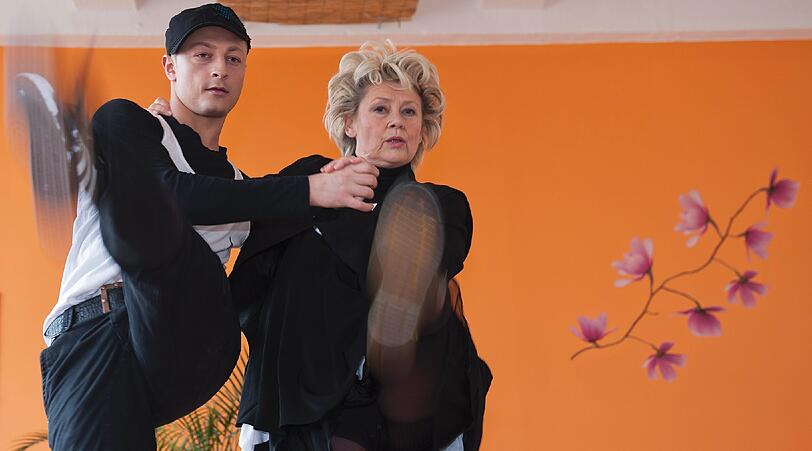 Mit 65 Jahren ist auch Gitte Haenning noch ausgesprochen beweglich. In Berlin trainiert die dänische Schlagersängerin mit ihrem Tanzpartner Gennady Bondarenko.