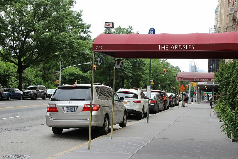 Mitten in der Stadt und doch idyllisch: Direkt auf der anderen Straßenseite seines New Yorker Wohnsitzes, dem "Ardsley", beginnt bereits der Central Park.