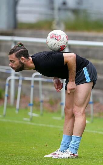 Trainingsspaß bei Ilie Sanchez und Rodri. Hier sind die Bilder vom Einzeltraining mit den aussortieren Spaniern an der Grünwalder Straße.
