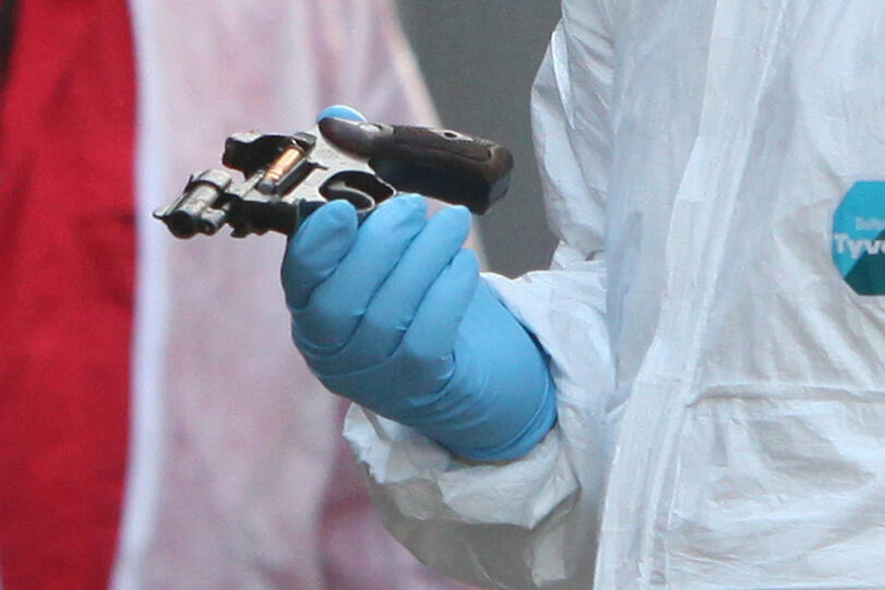 Mit diesem Revolver erschoss sich der Mann auf offener Straße.