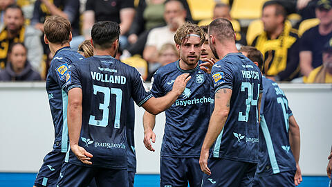 Der TSV 1860 gewinnt in Aachen mit 2:0.