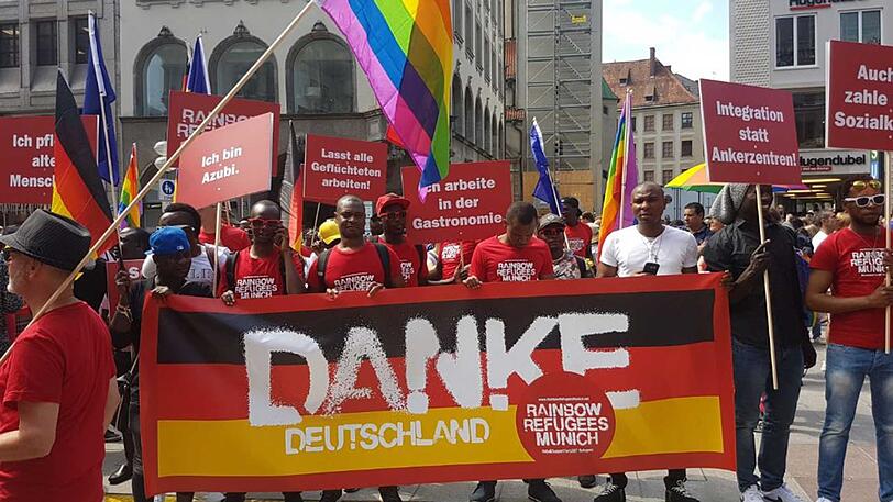 Auch die Rainbow-Refugees hatten eine klare Botschaft beim CSD.