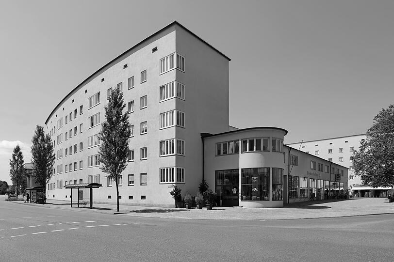 Bauhaus-Architektur: die Post am Harras.