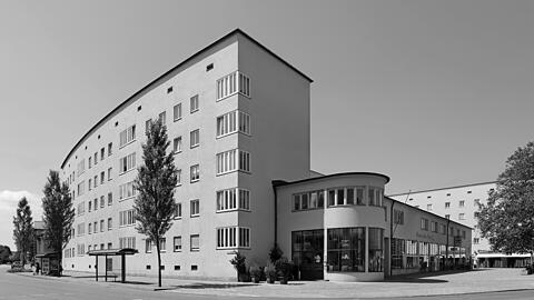 Bauhaus-Architektur: die Post am Harras.