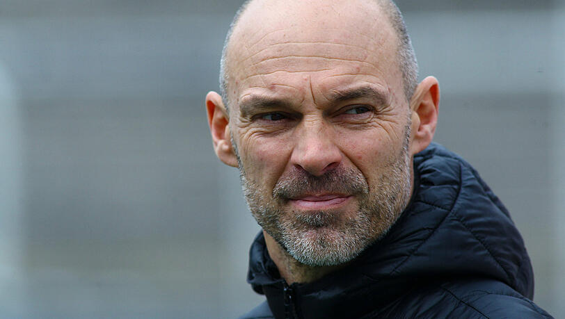 Alexander Schmidt wurde überraschend bei Türkgücü München entlassen. Alexander Schmidt wurde überraschend bei Türkgücü München entlassen.