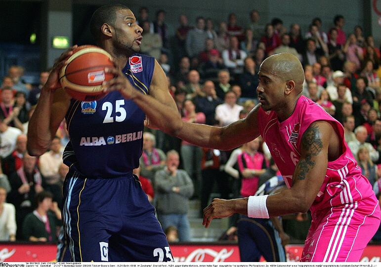 Ex-NBA-Center Sharrod Ford, (l.) hat die Bayern um die Vertragsauflösung gebeten.