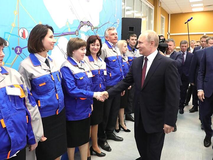 Der russische Präsident Wladimir Putin besucht anlässlich des fünften Jahrestages der Krim-Annexion die Halbinsel. Hier zu Besuch im Kraftwerk "Balaklawskaja".