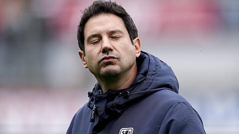 Durchatmen bei Löwen-Trainer Giannikis (r.). Die Hereinnahmen von Hiller, Reinthaler und Reich (v.l.) haben gegen Sandhausen bestens funktioniert.
