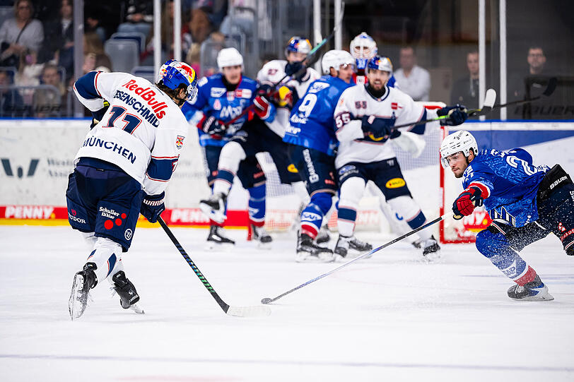 Markus Eisenschmid (l.) zieht gegen die Adler Mannheim ab. Der Chancenverwertung ist weiterhin das große Manko beim Eishockeyclub. Markus Eisenschmid (l.) zieht gegen die Adler Mannheim ab. Der Chancenverwertung ist weiterhin das große Manko beim Eishockeyclub.