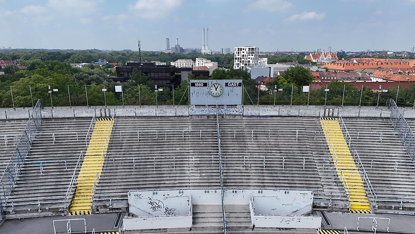 Sieht so ein olympisches Stadion in M&uuml;nchen aus? Eher nicht. Aber heute die Westkurve des Gr&uuml;nwalder Stadions.