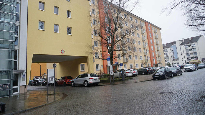 Der Tatort der blutigen Axtattacke in Schwabing: Die Kreuzung der Gernotstraße an der Ecke Burgunderstraße.