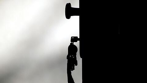 T&auml;ter t&auml;uschen bei &Uuml;berf&auml;llen an Haus- und Wohnungst&uuml;ren oft Notlagen vor. (Symbolbild)