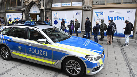 München bereitet sich auf die fünfte Corona-Welle vor - nicht nur die Polizei gehört zur kritischen Infrastruktur. (Archivbild)