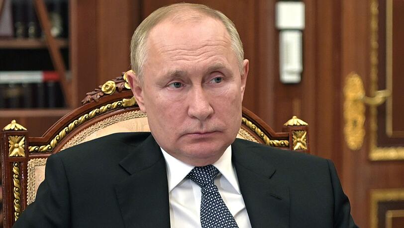 Russlands Präsident Wladimir Putin geht weiter gegen angebliche "Falschnachrichten" vor.
