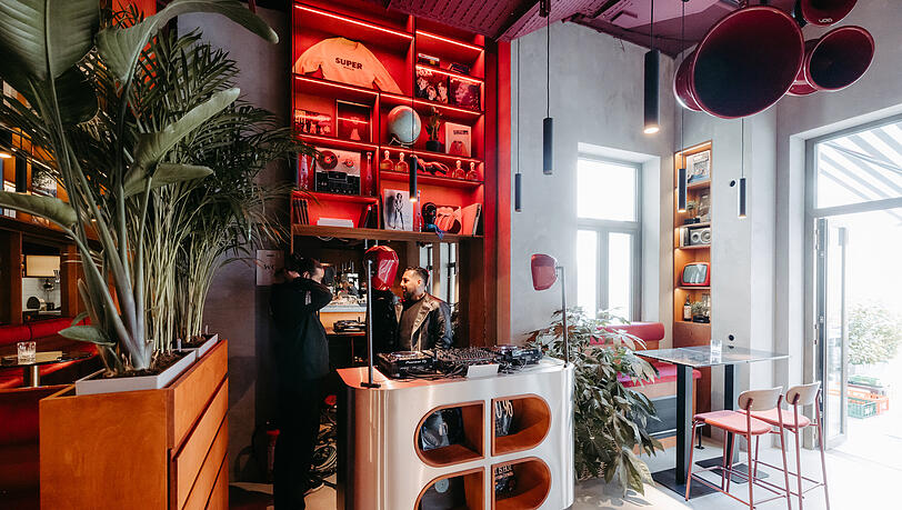 Die Mischung aus Caf&eacute;, Listening Bar und Kulturraum d&uuml;rfte viele unterschiedliche G&auml;ste ins Super* ziehen.