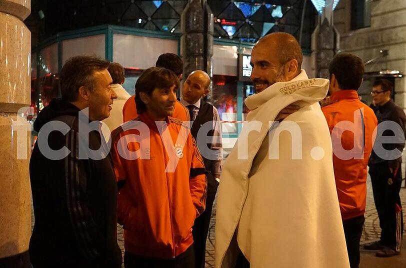 Pep Guardiola vor dem Ritz-Carlton in Moskau.