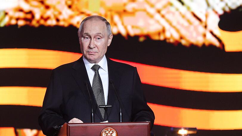 Wladimir Putin bei der Gedenkfeier anlässlich des 80. Jahrestages der Schlacht von Stalingrad. Wladimir Putin bei der Gedenkfeier anlässlich des 80. Jahrestages der Schlacht von Stalingrad.
