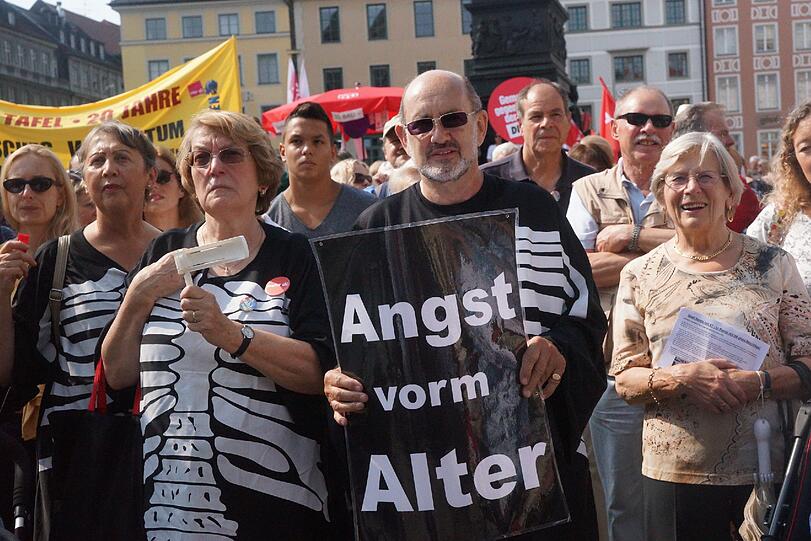 Bilder von der DGB-Kundgebung in München mit rund 1200 Teilnehmern.