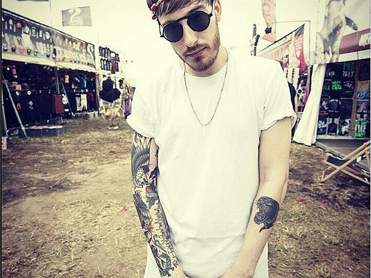 Rapper Casper ist gerade auf Festival-Tour - hier posiert er auf dem Nova-Rock