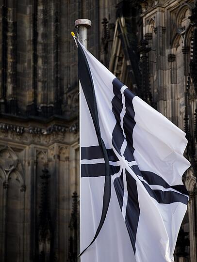 Am Freitag findet im Kölner Dom der Trauergottesdienst für die Opfer des Absturzes des Germanwings Airbus in Frankreich statt.