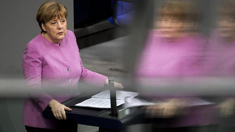 Angela Merkel gibt eine Regierungserklärung zum bevorstehenden EU-Gipfel ab.