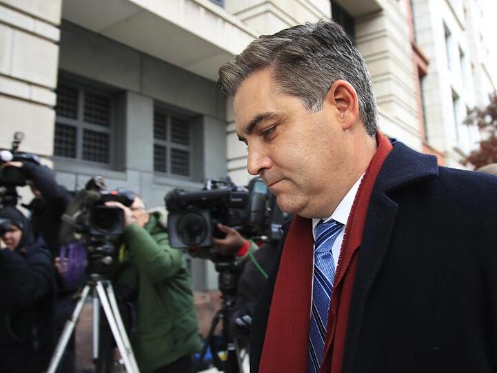 CNN-Reporter Jim Acosta auf dem Weg zum Gericht.