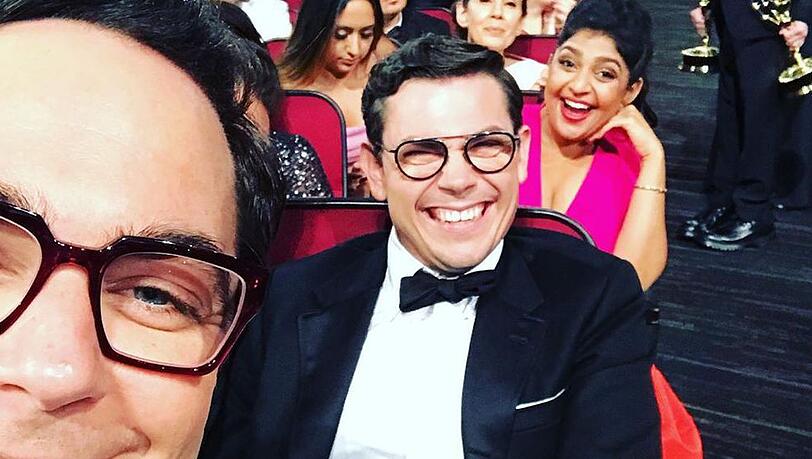 Jim Parsons (l.) postet ein Selfie von der Verleihung der Creative Arts Emmys Jim Parsons (l.) postet ein Selfie von der Verleihung der Creative Arts Emmys
