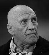 Peter Grosser, Kapitän der Meistermannschaft des TSV 1860 von 1966, ist am 2. März tot in seiner Wohnung aufgefunden worden. Der ehemalige Nationalspieler wurde 82 Jahre alt. Peter Grosser, Kapitän der Meistermannschaft des TSV 1860 von 1966, ist am 2. März tot in seiner Wohnung aufgefunden worden. Der ehemalige Nationalspieler wurde 82 Jahre alt.