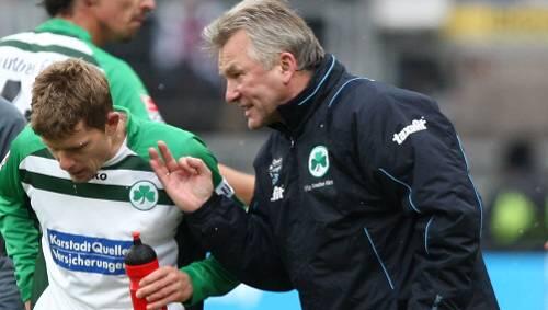 Zeit für Revanche: Trainer Benno Möhlmann (r.) und Kapitän Daniel Felgenhauer hoffen auf einen Sieg gegen Ingolstadt. Zeit für Revanche: Trainer Benno Möhlmann (r.) und Kapitän Daniel Felgenhauer hoffen auf einen Sieg gegen Ingolstadt.