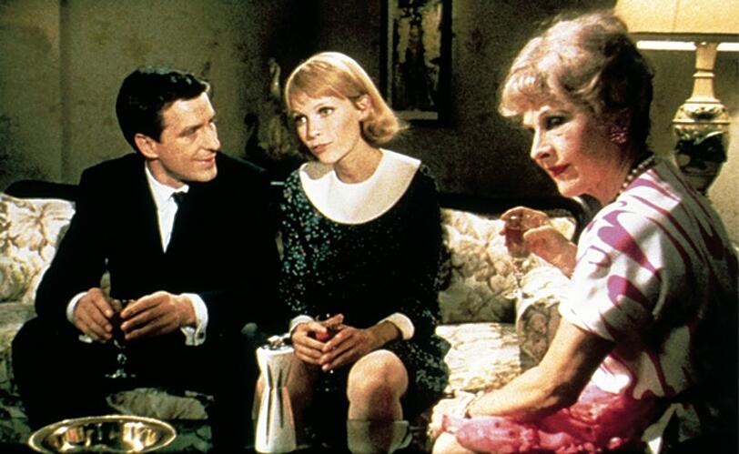 Des Teufels Ziel ist es, mit "Rosemaries Baby" einen satanischen Nachkommen auf die Welt loszulassen. Doch welche Rolle spielt die Nachbarin von Guy (John Cassavetes) und Rosemarie (Mia Farrow, Mitte), Minnie (Ruth Gordon), in dem dämonischen Plan? Des Teufels Ziel ist es, mit "Rosemaries Baby" einen satanischen Nachkommen auf die Welt loszulassen. Doch welche Rolle spielt die Nachbarin von Guy (John Cassavetes) und Rosemarie (Mia Farrow, Mitte), Minnie (Ruth Gordon), in dem dämonischen Plan?
