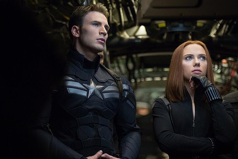 Chris Evans und Scarlett Johansson  sibnd ein Dream-rettungsteam in "Captain America 2: The Return Of The First Avenger".